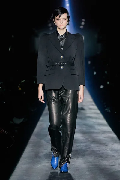 Look 48